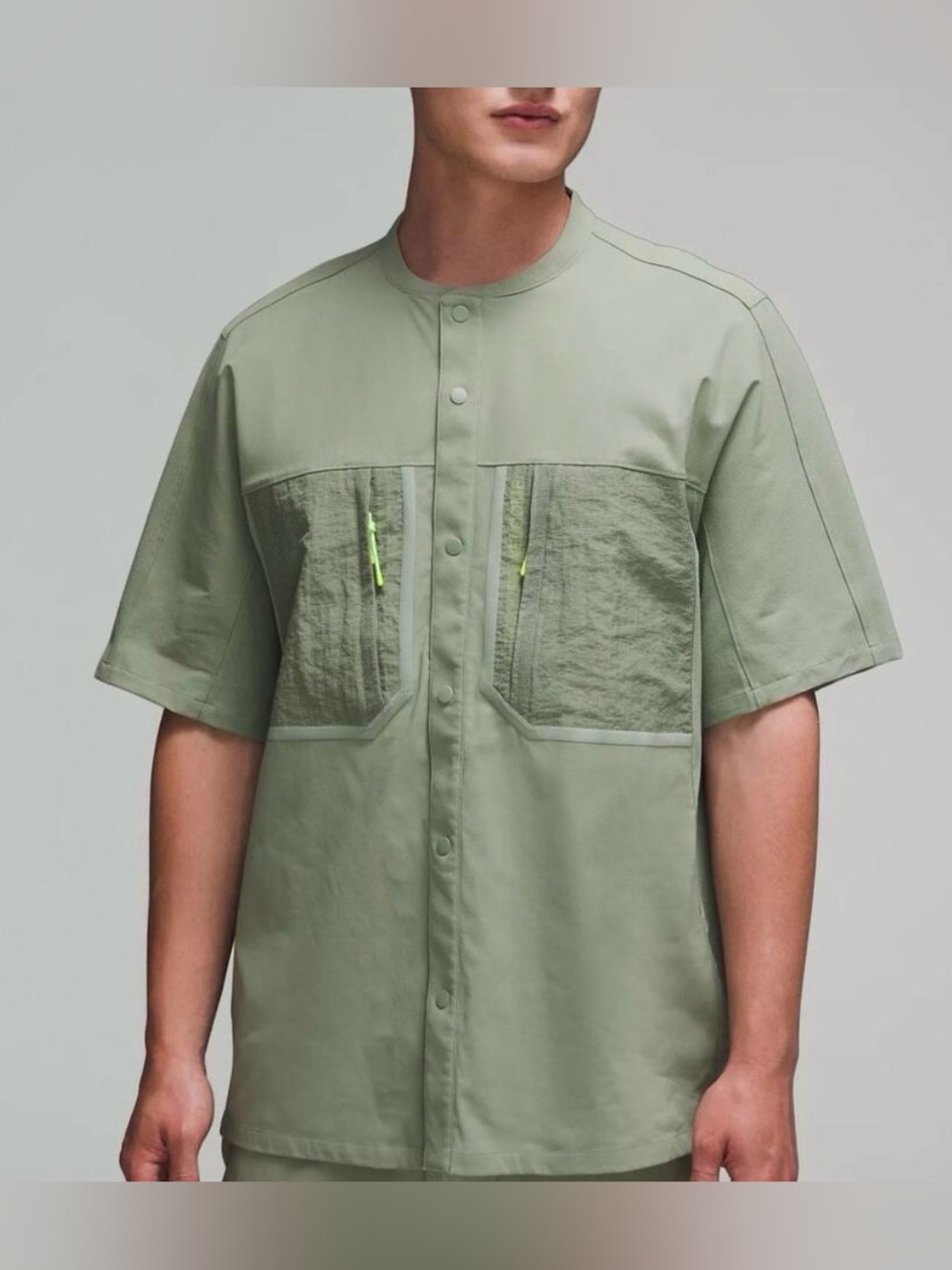EUC Lululemon Men’s Water-Repellent Hiking Short Sleeve Button Down Shirt Small